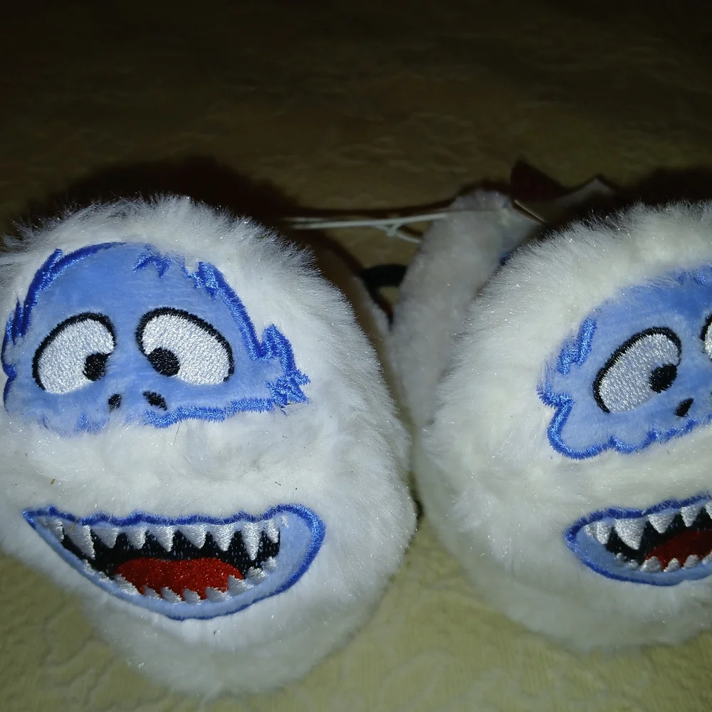 ❄️Fuzzy White Abominable Snowman Slippers Size 4 Rudolph The Red Nosed Reindeer